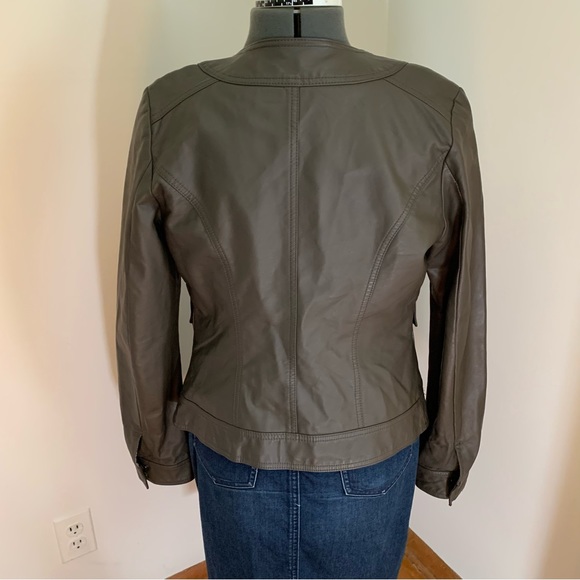 Kut from the Kloth faux leather jacket size medium - Picture 5 of 9
